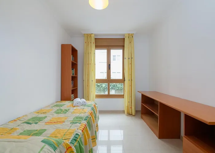 Confort Centrico En Vilagarcia By Cabana Rentals